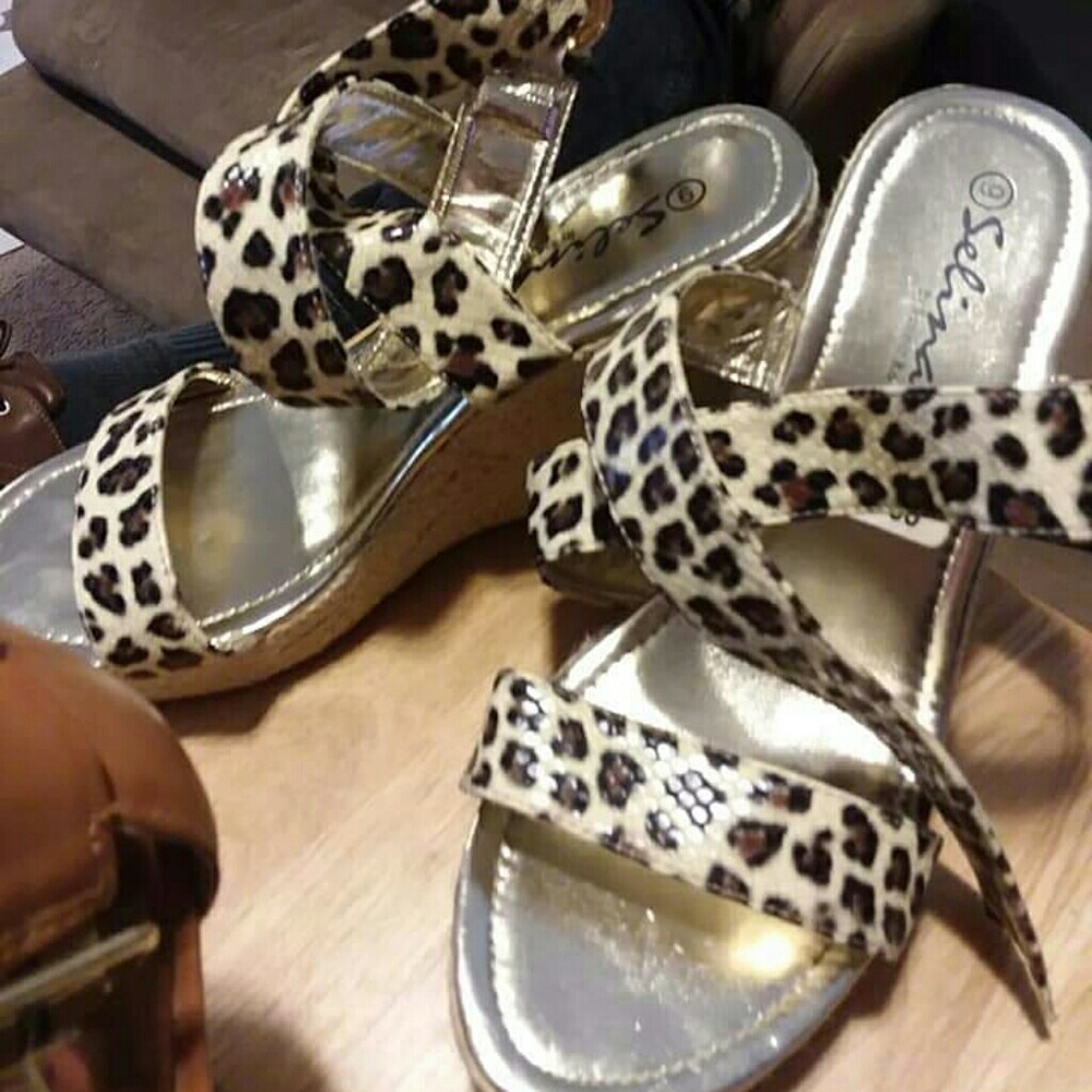 Leopard print wedges